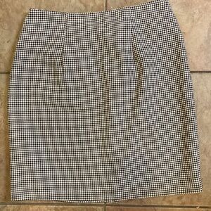 Black and White Skirt. Size 9